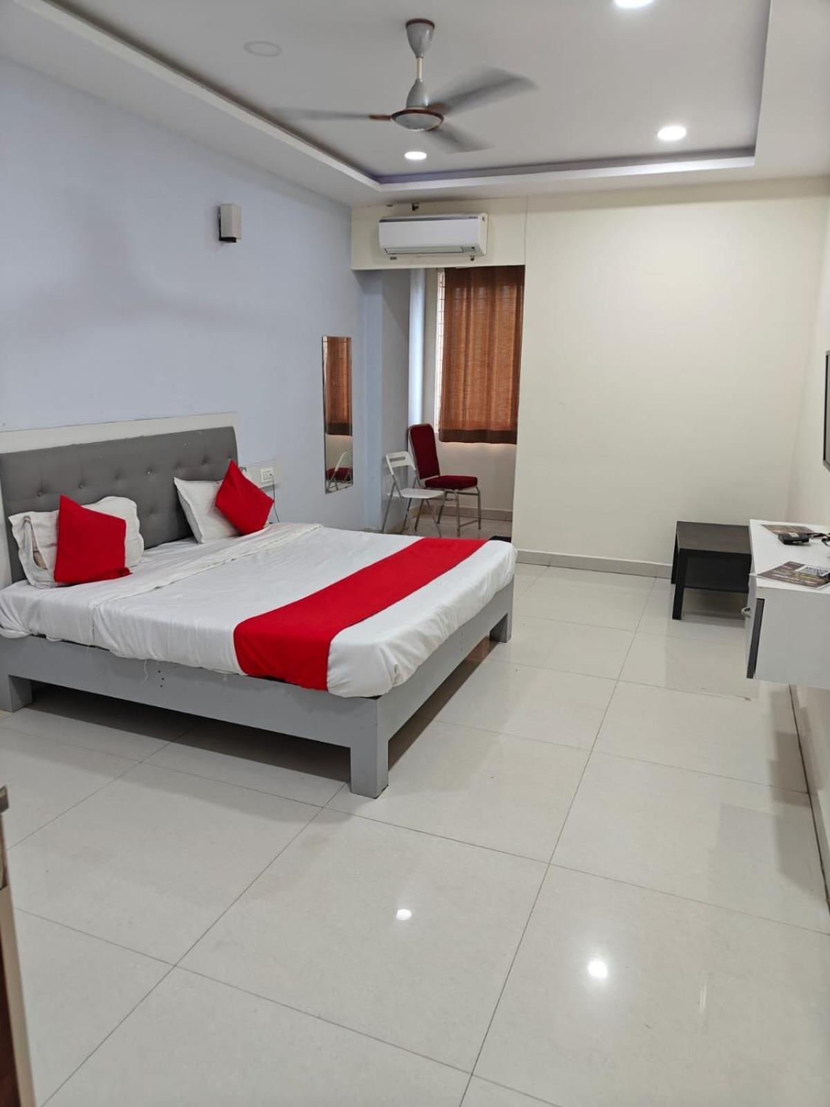 Jadcherla Kpr Residency 아파트 호텔 외부 사진